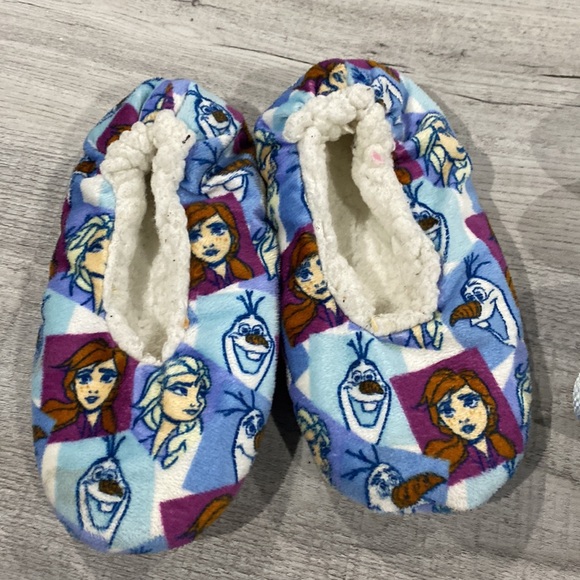 Frozen 2 Disney Princess Elsa Dress Up Boots & Elsa & Anna slippers! EUC - Picture 4 of 5